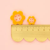 Yellow Daisy Buttons