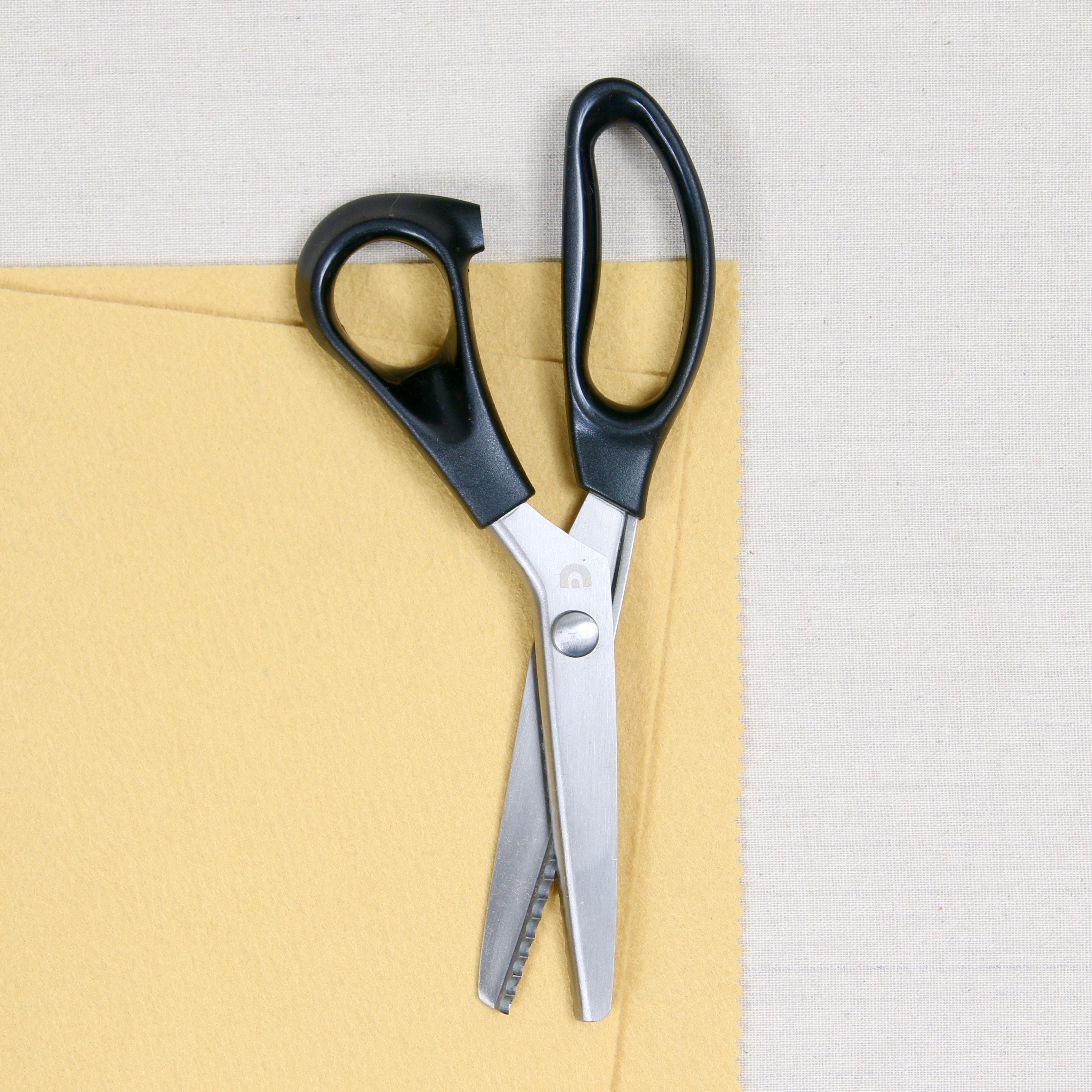Scallop scissors best sale