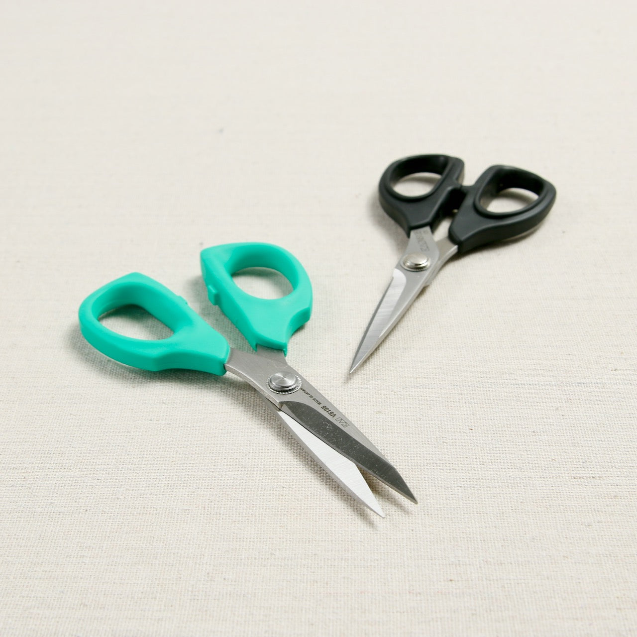 Kai 5 1/2 in. Curved Scissors – Hattie & Della