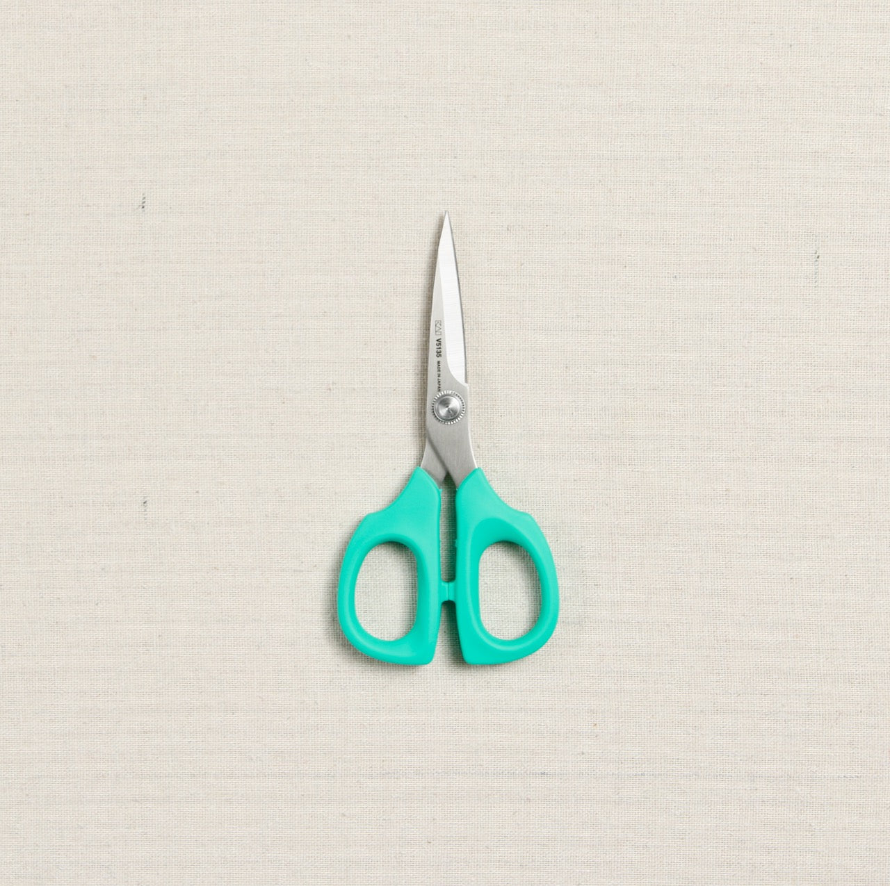 Kai - Teal 8 inch Shears (V5210T) - 4901601001716. Quilting Notions