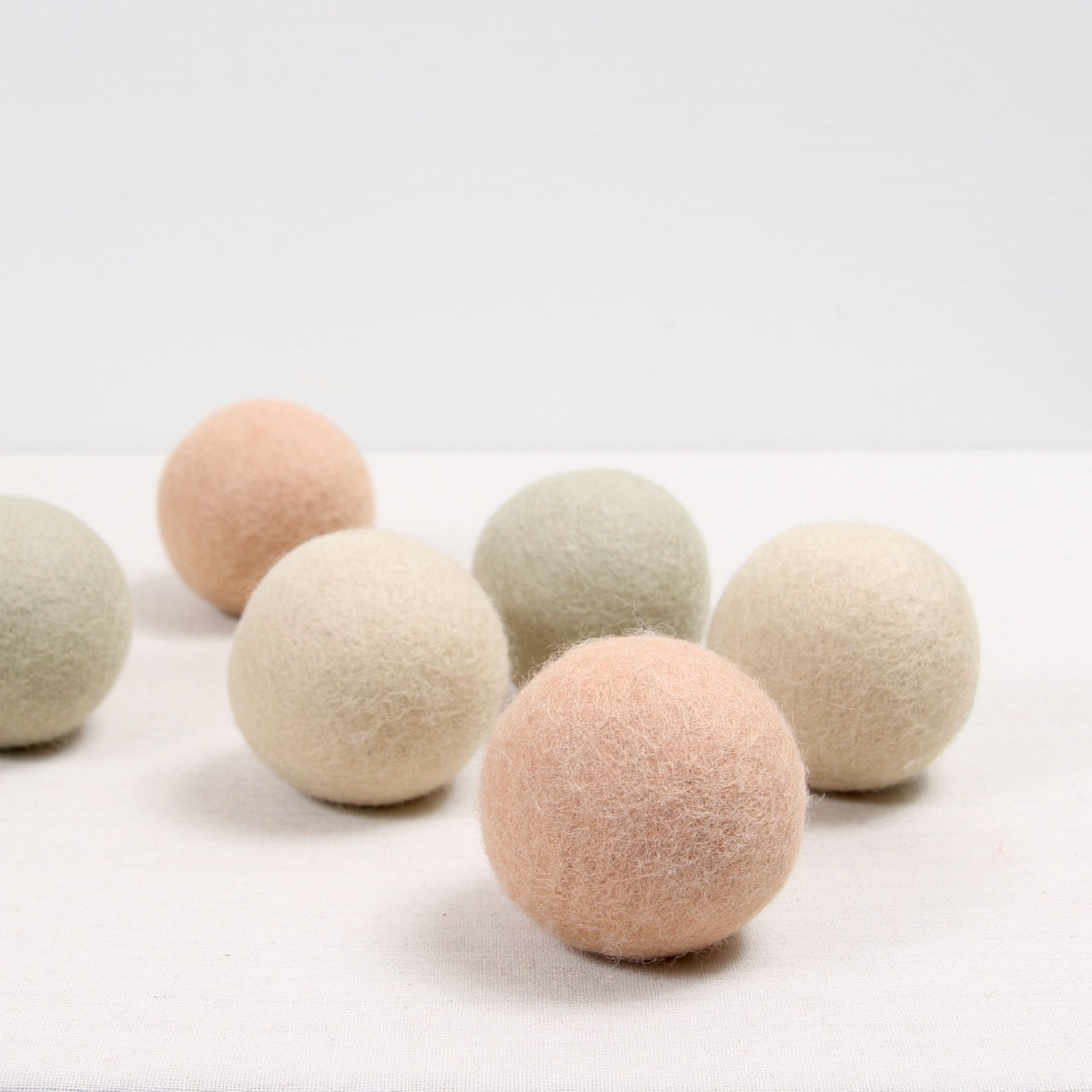 Acorn Brown Felt Balls – Benzie Design