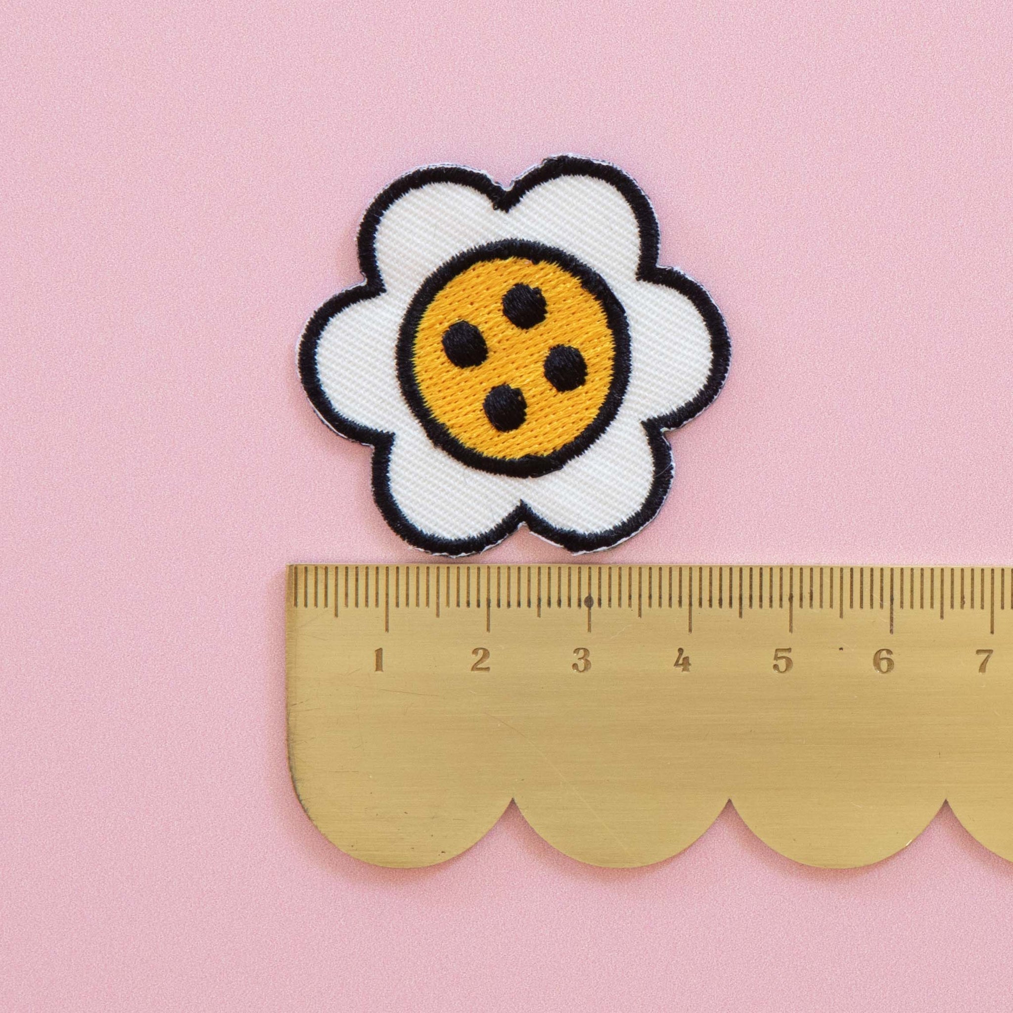 Daisy Button Iron-On Patch