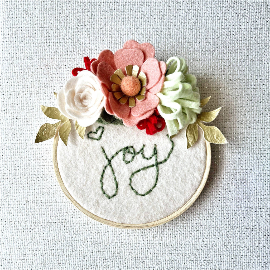 Mini Holly Jolly Holiday Felt Flower Kit