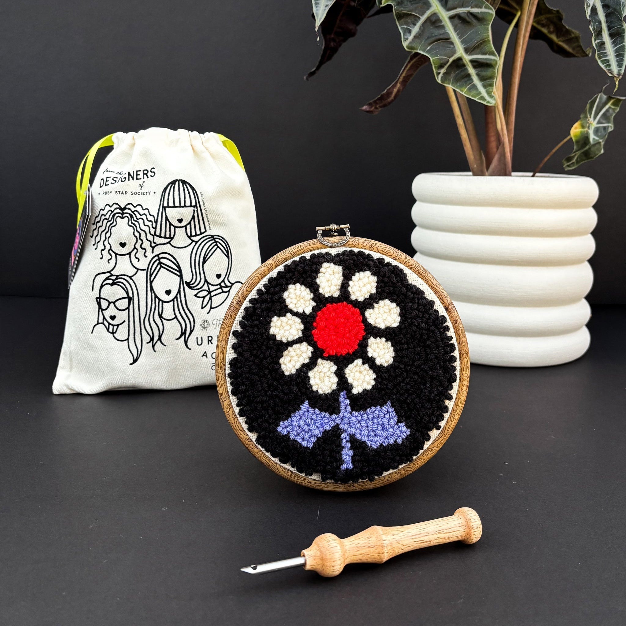 Daisy by Alexia Marcelle Abegg, Punch Needle Kit