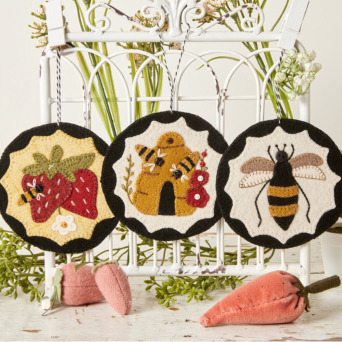 Berries, Bees & Hive Pattern