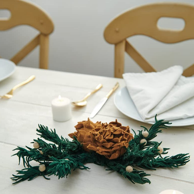 Make Felt Flowers: Four Seasons of Crafting Modern Plants & Flowers