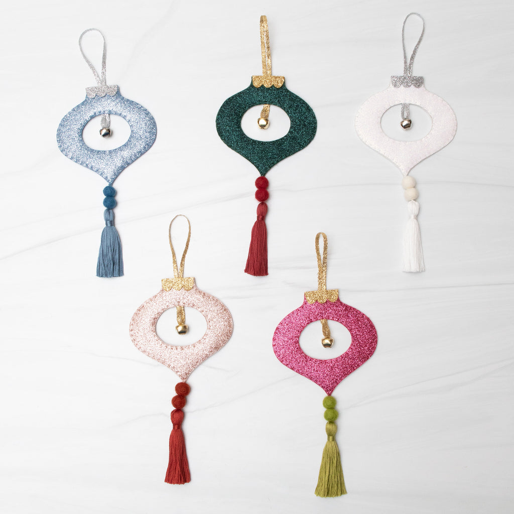 Thursday, October 15, Glitter Bauble Ornament Workshop with Laura Hopper