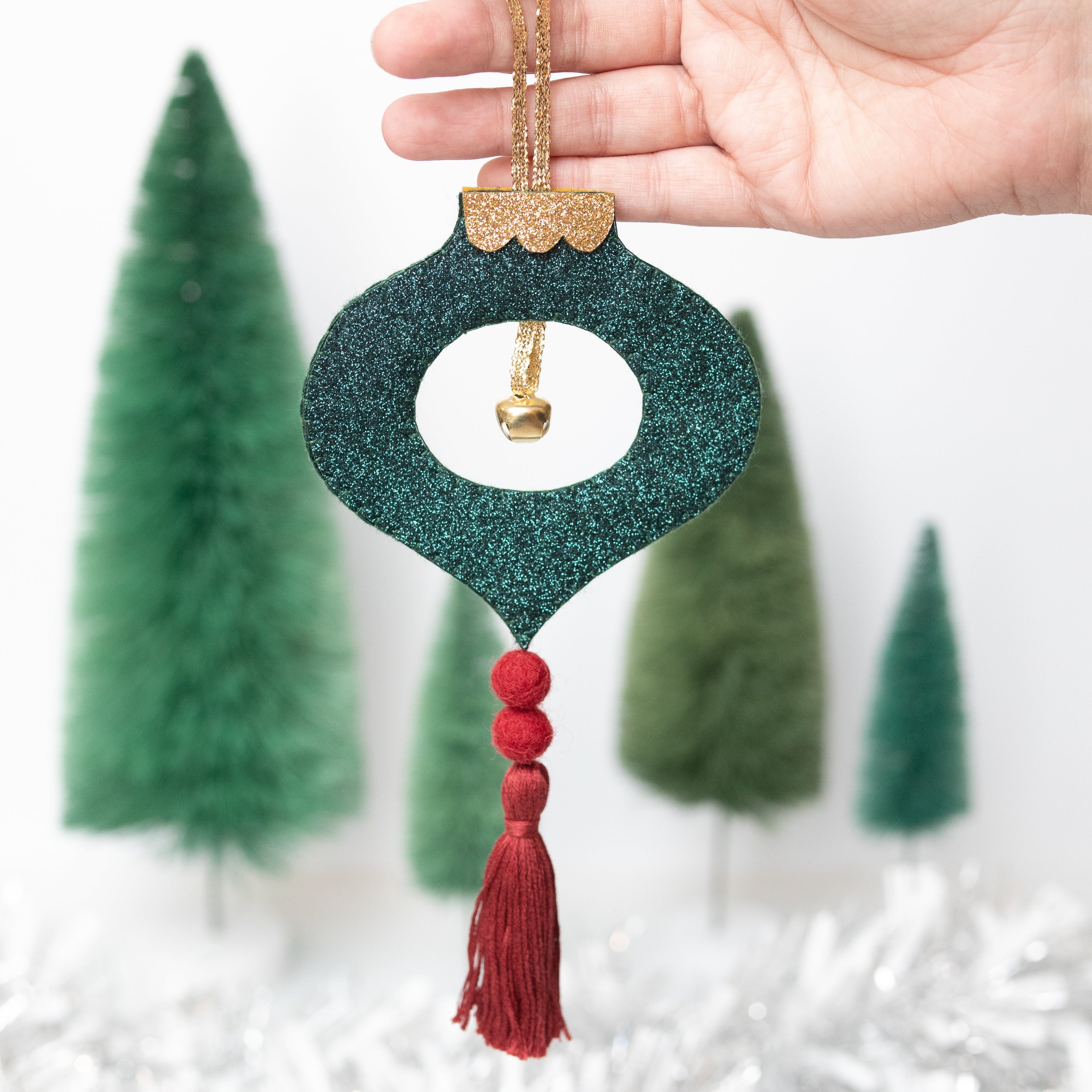 Thursday, October 15, Glitter Bauble Ornament Workshop with Laura Hopper