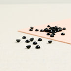 Cabochons, Black