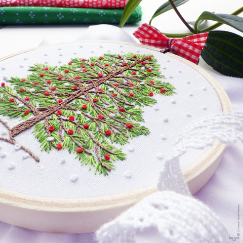Christmas Tree, 4" Embroidery Kit