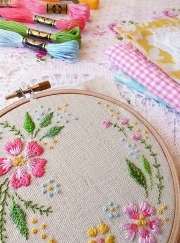 Circle of Flowers, 4" Embroidery Kit
