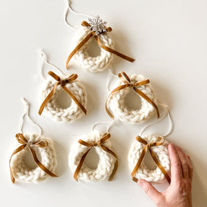 Holiday Wooly Wreath Ornament Kit