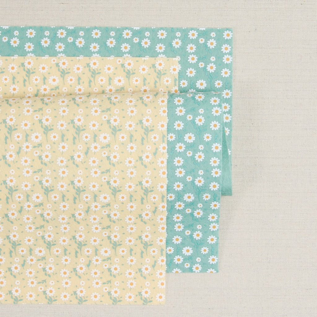 Daisy Field in Swan Felt