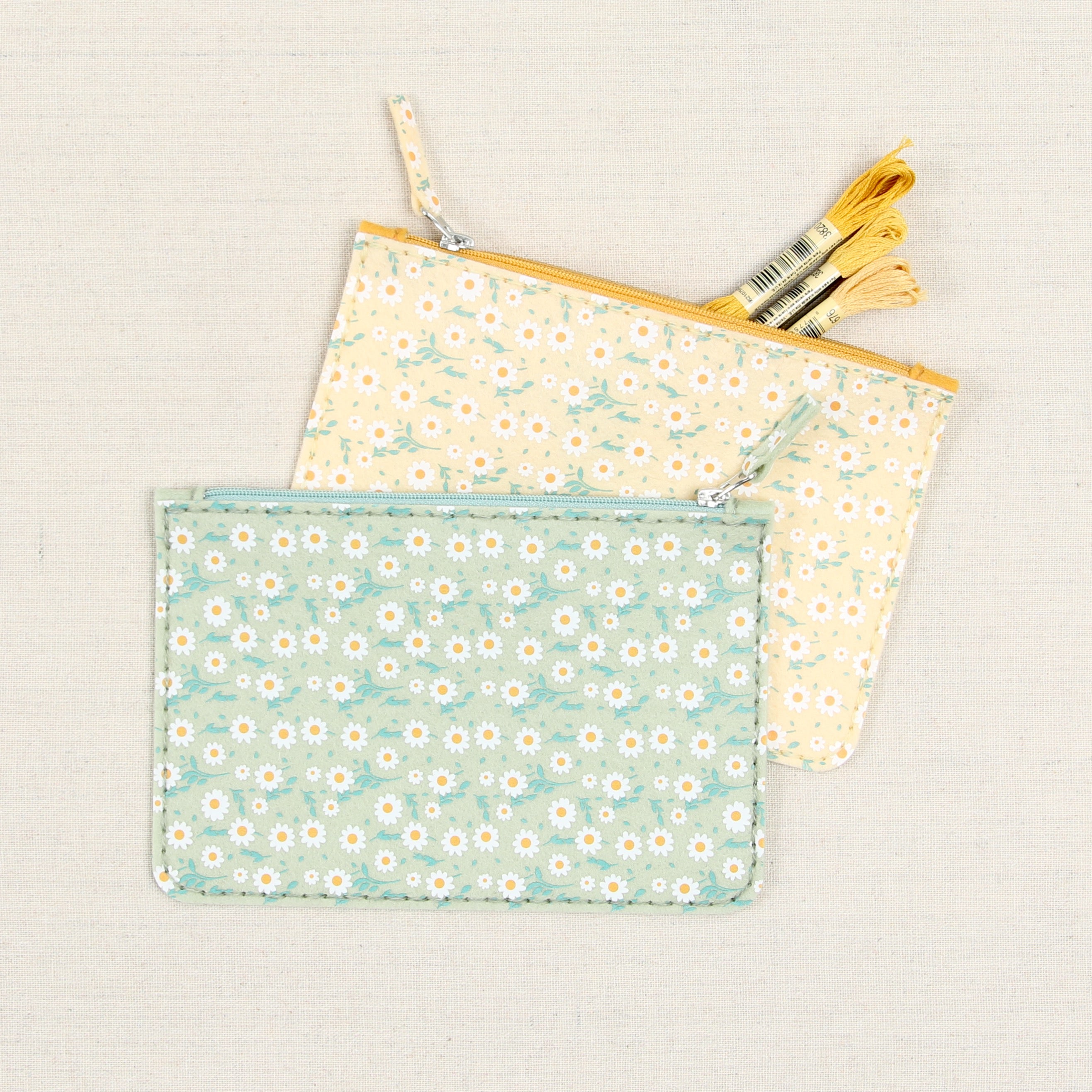 Daisy Field in Swan Felt