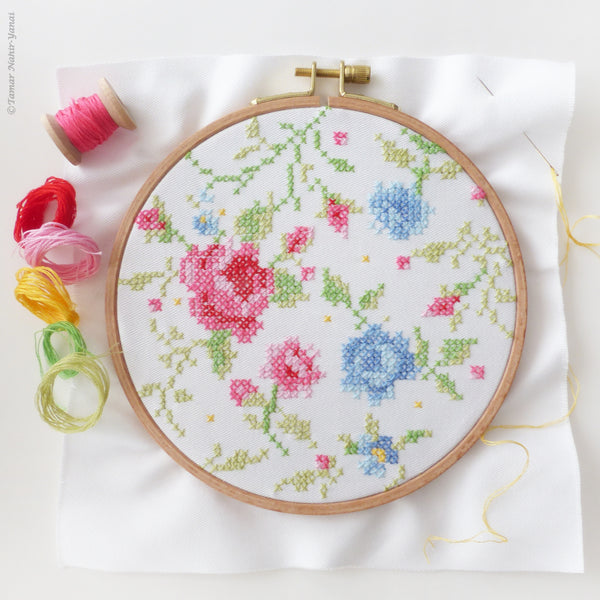 Blue & Pink Roses, 6" Stamped Cross Stitch Kit