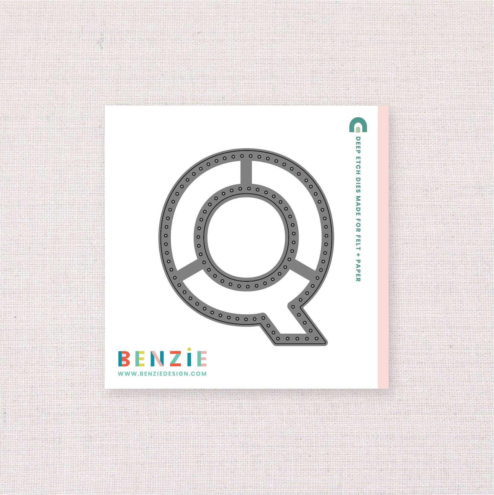 Stitchable Alphabet Q, Deep Etch Die