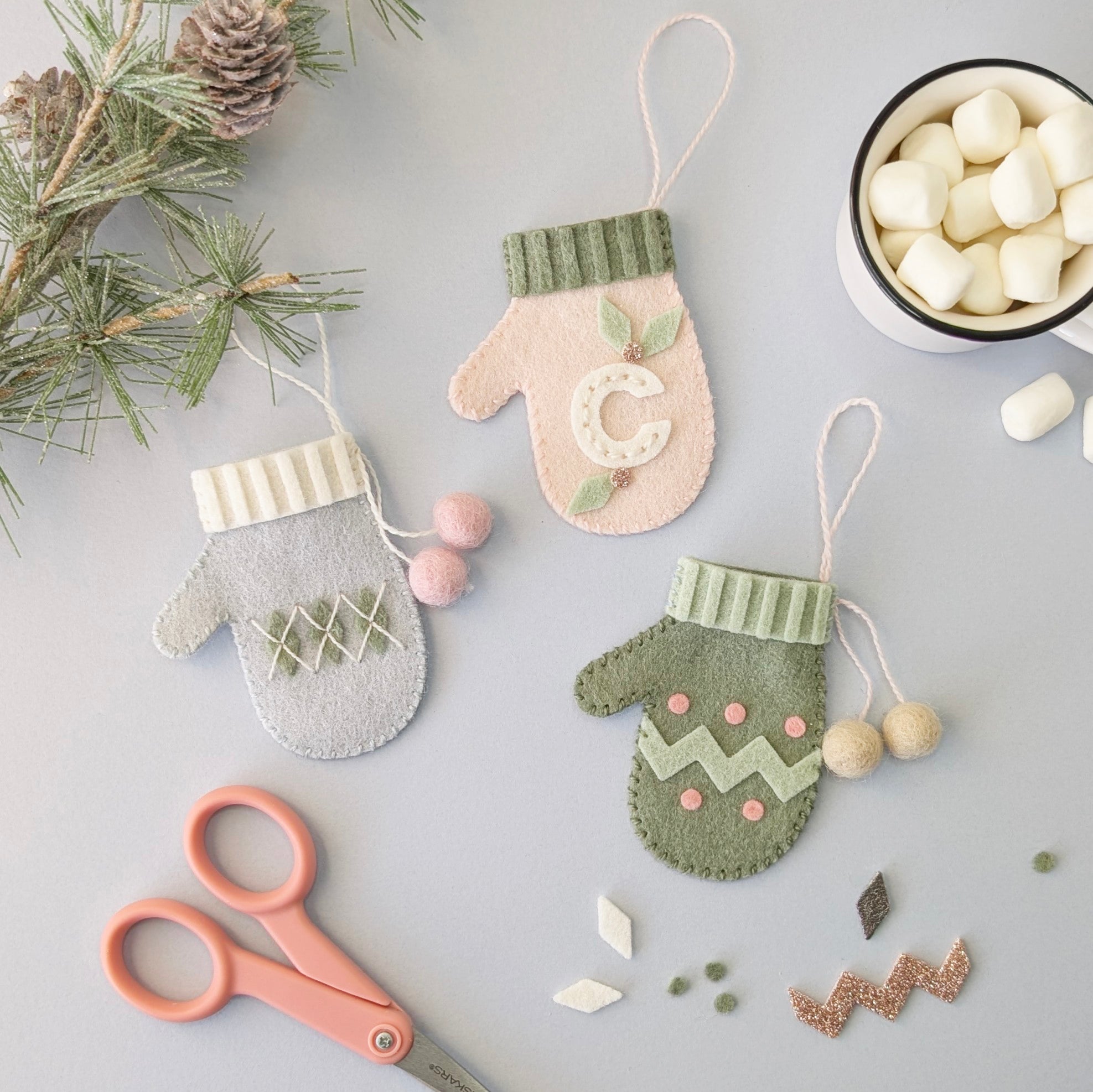 Mini Mittens, Deep Etch Die – Benzie Design