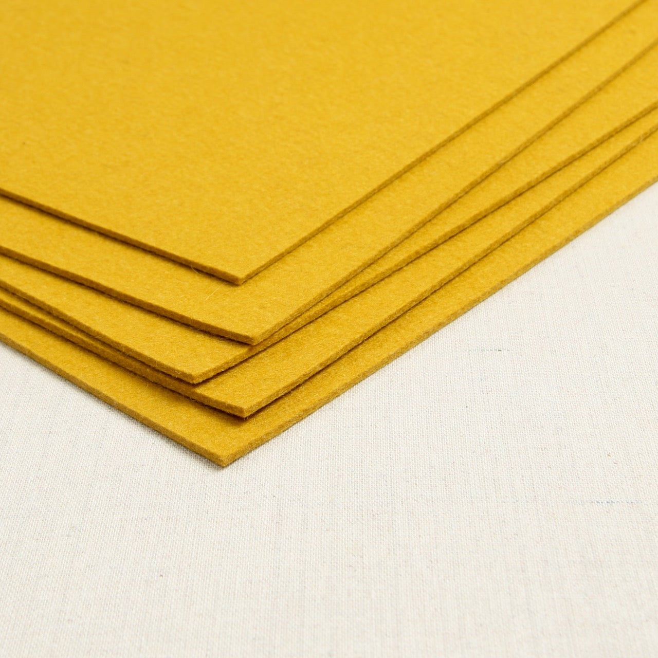 Saffron, Thick felt