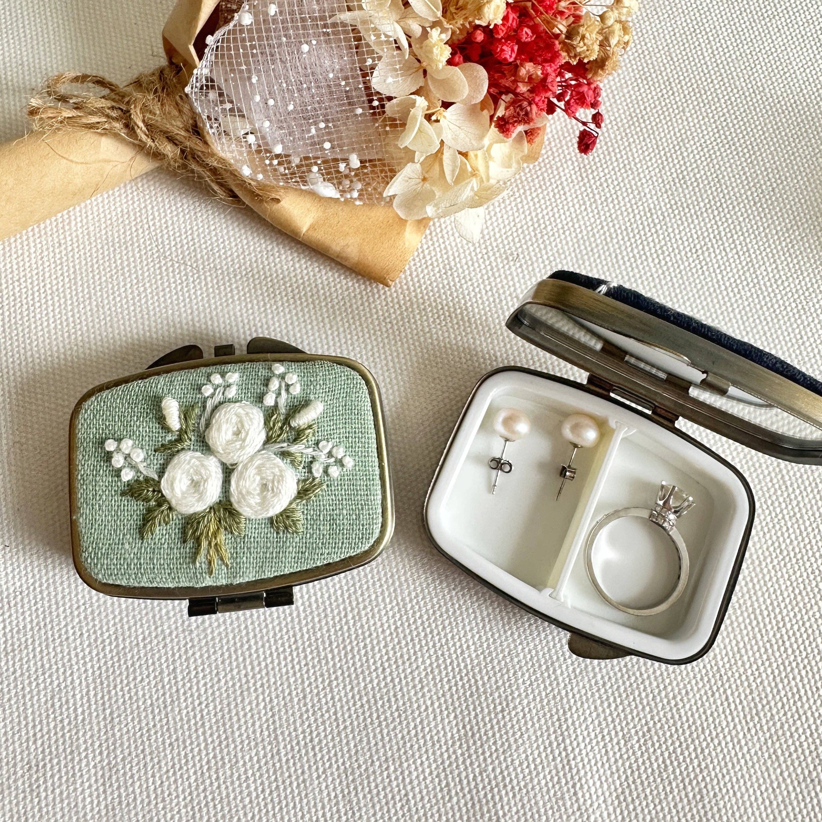 Floral Embroidered Rectangle Mini Jewelry Box With Mirror