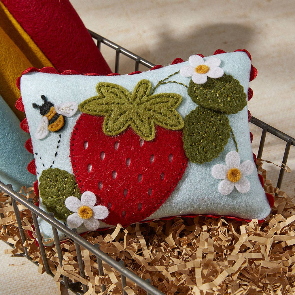 Berry Blossom by Nichol Spohr, Spellbinders Die