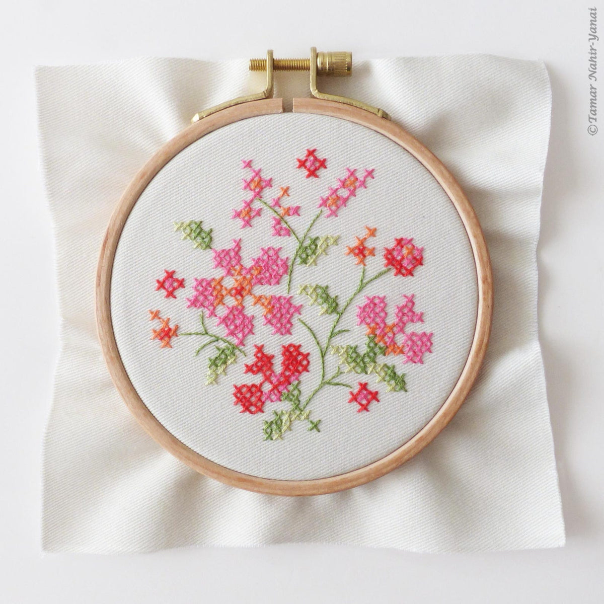 Floral, 4" Stamped Cross Stitch Kit