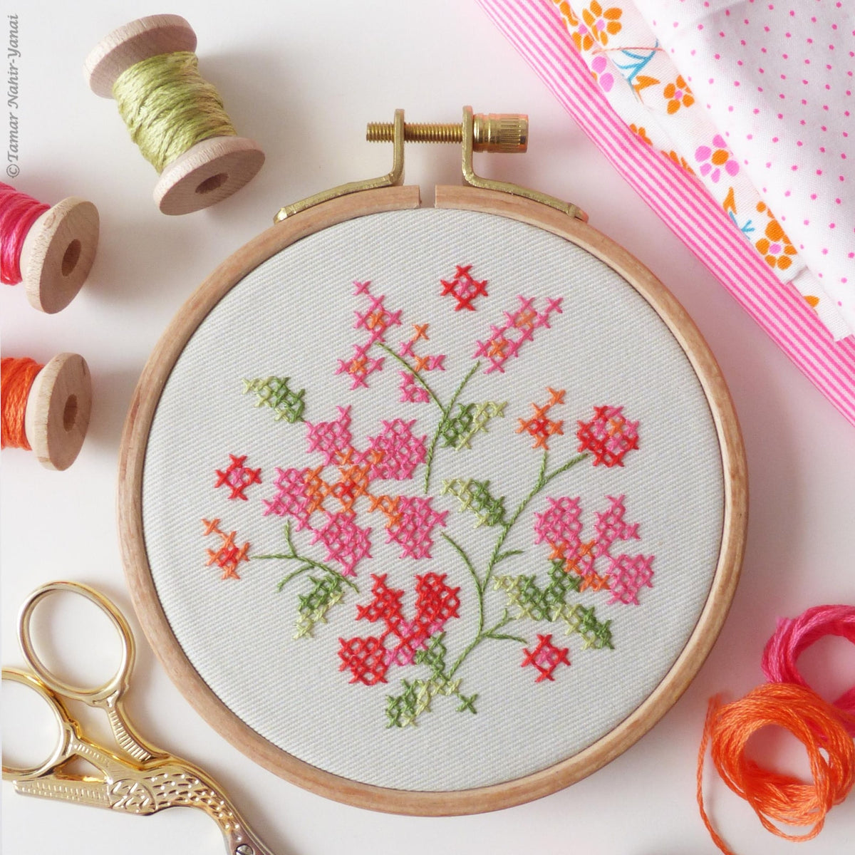 Floral, 4" Stamped Cross Stitch Kit