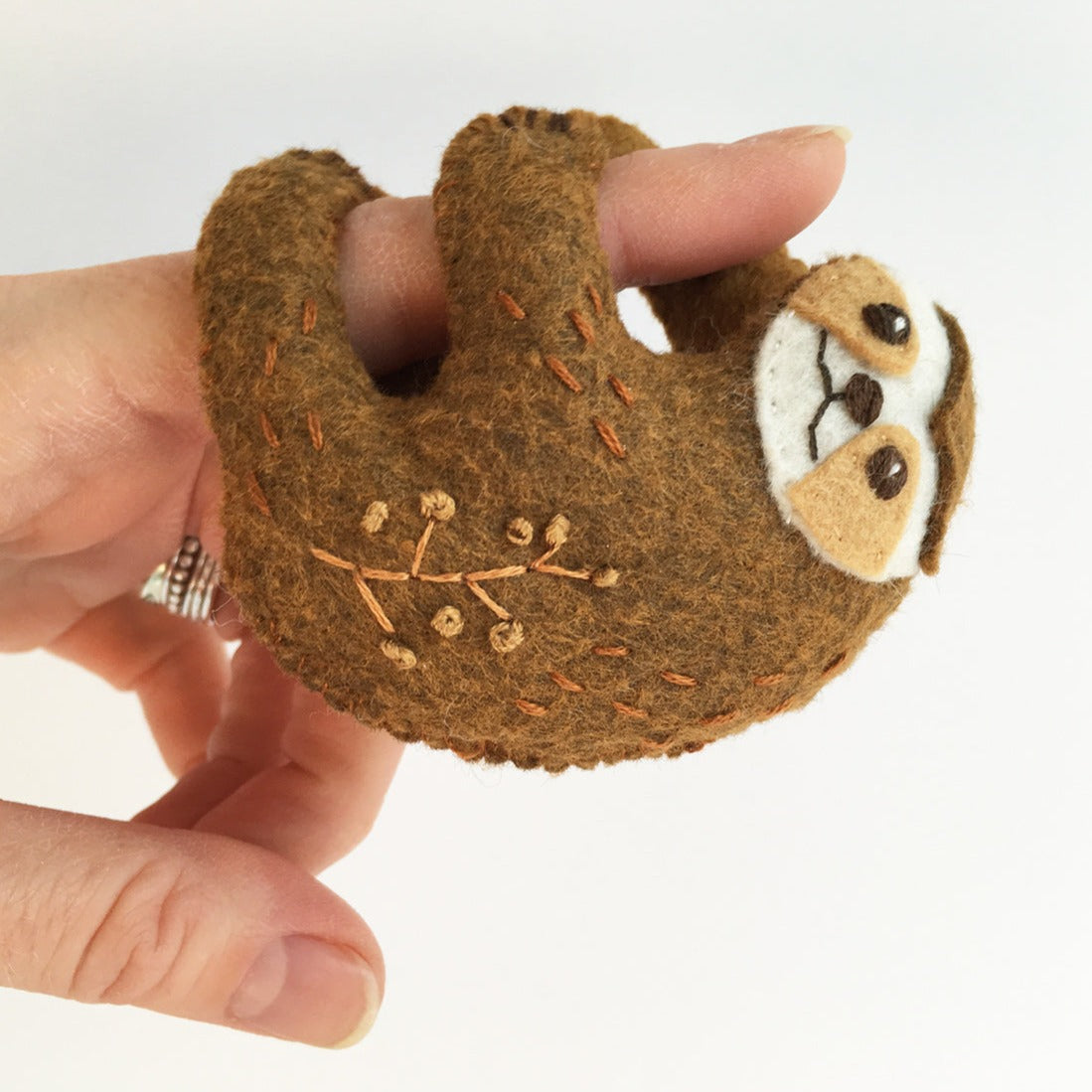 Finger Sloth Felt Pattern – Benzie Design