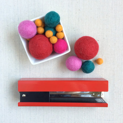 Acorn Brown Felt Balls – Benzie Design