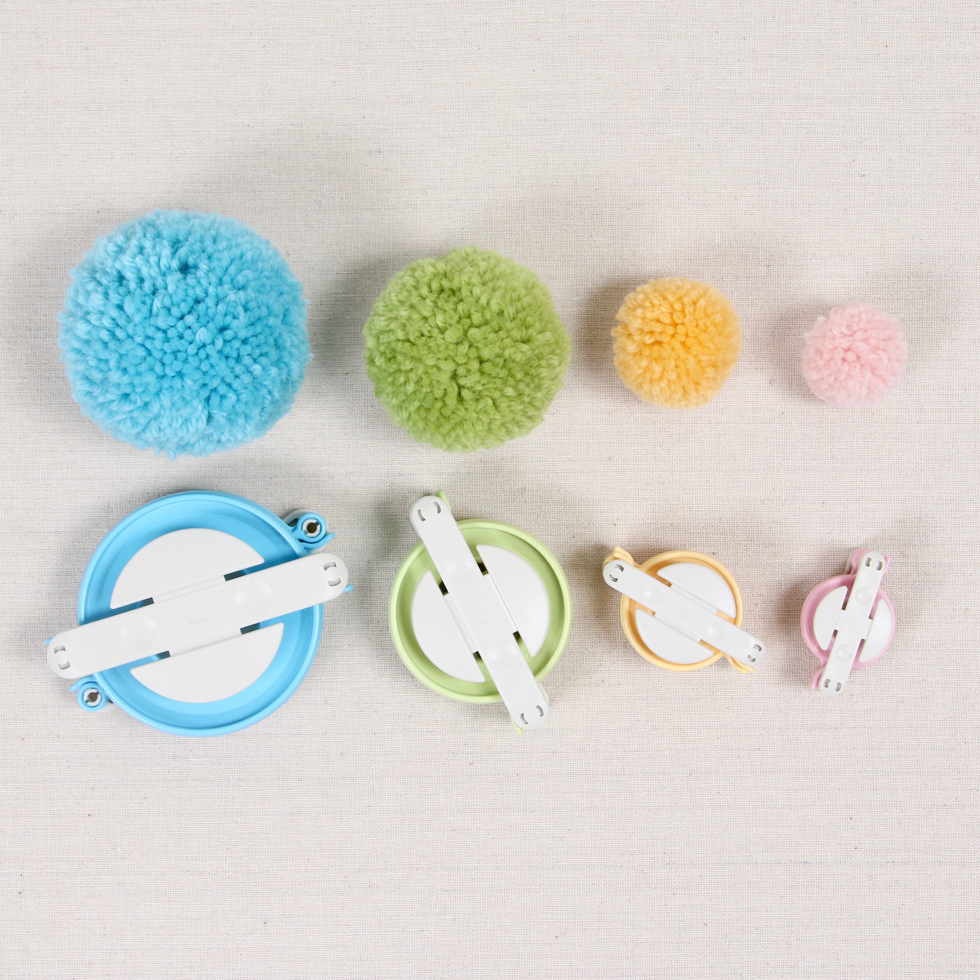 Clover Pom Pom Maker