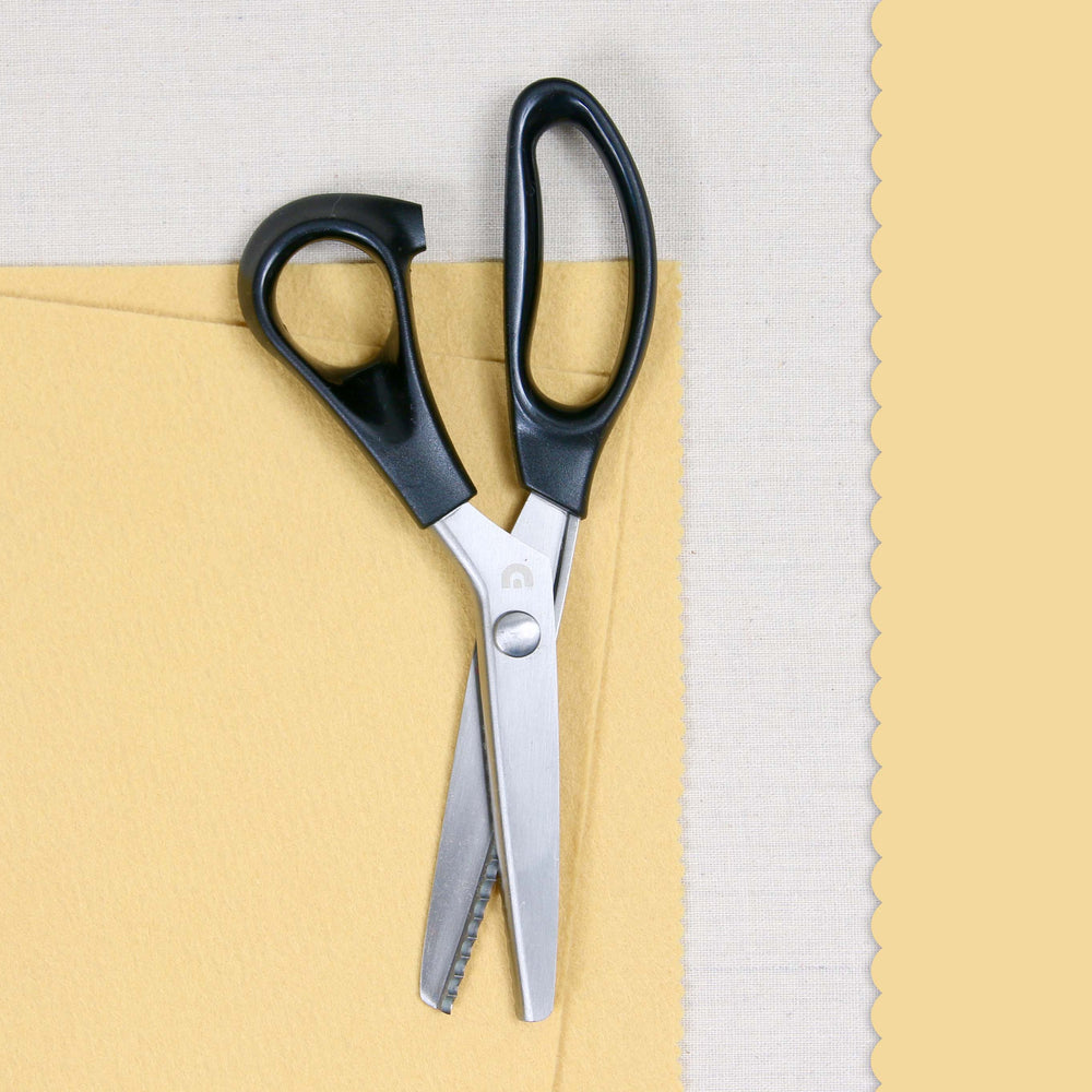 Scalloped Edge Scissors, for Cutting Fabric and Felt, Scallop