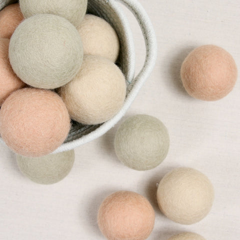 Latte Felt Balls – Benzie Design