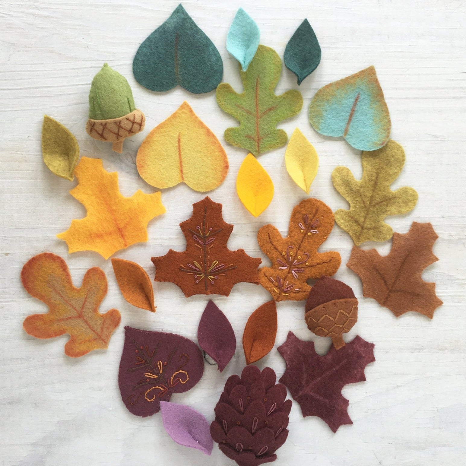 Autumn Leaves Felt Pattern – Benzie Design